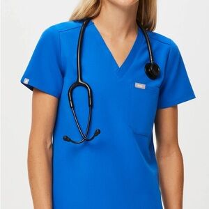 Women’s FIGS Royal Blue Catarina Top and Zamora Jogger